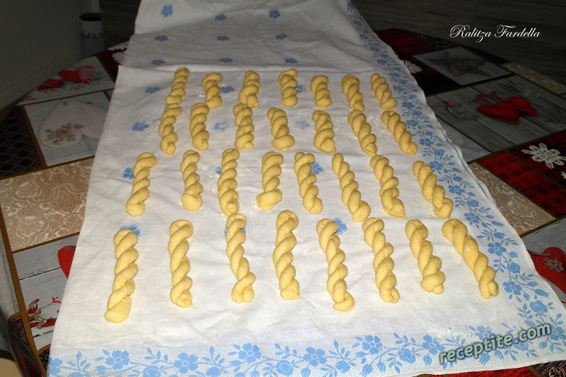Снимки към Усукани вити понички