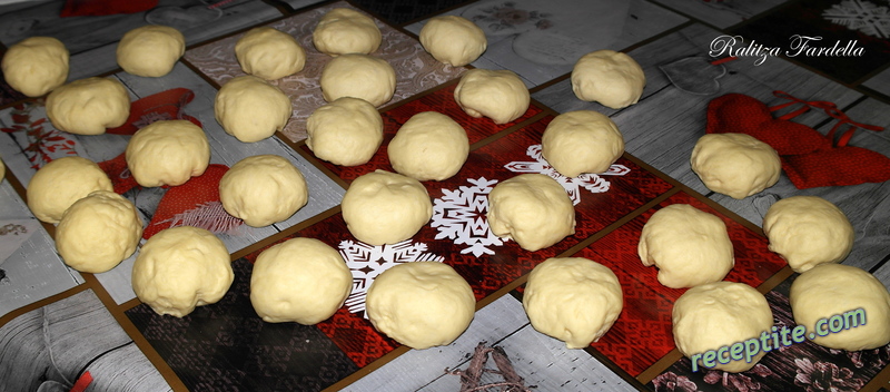 Снимки към Усукани вити понички