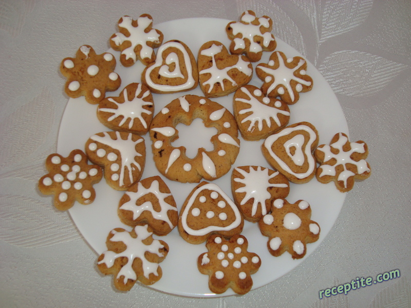 Снимки към Коледни сладки с джинджифил