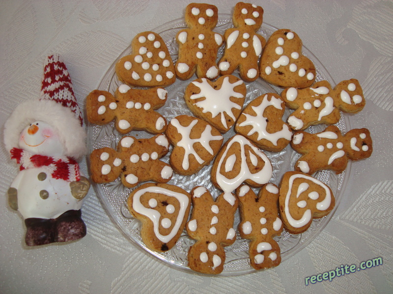 Снимки към Коледни сладки с джинджифил
