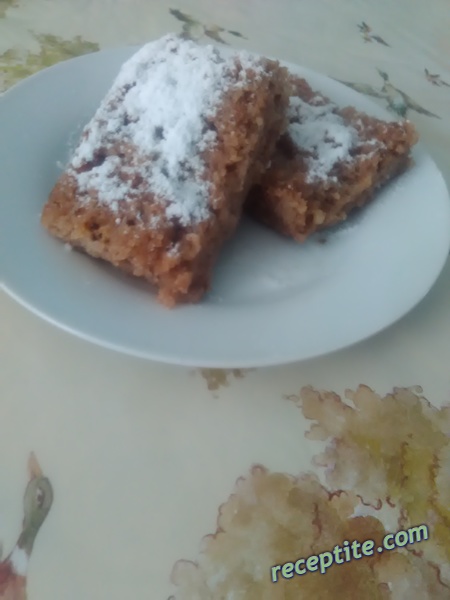 Снимки към Орехова пита с ябълки и канела