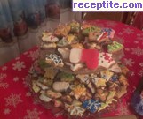 снимка 9 към рецепта Коледни бисквитки с кралска глазура