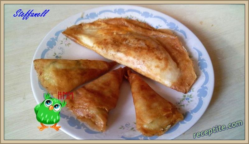 Снимки към Арабски бурик - пържено яйце в кора за баница