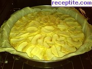 снимка 2 към рецепта Сладкиш с ябълки и сладко
