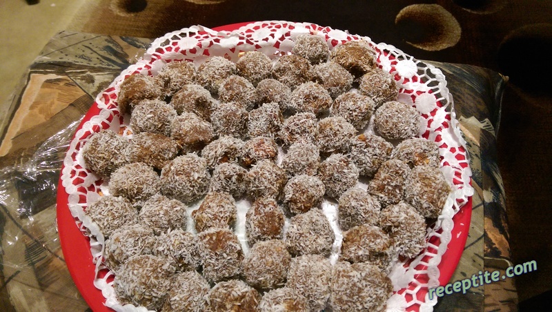 Снимки към Бисквитени какаови топчета