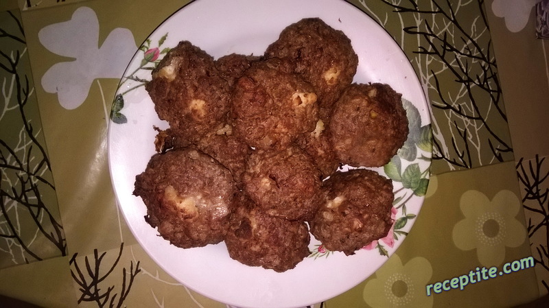 Снимки към Кюфтета с крема сирене и топено сирене