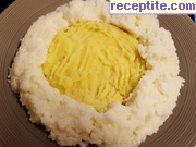 снимка 1 към рецепта Тас кебап върху картофено канапе, гарниран с ориз