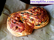 Хляб с маслини и сушени домати