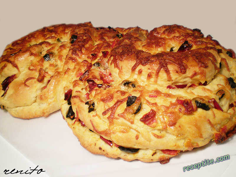 Снимки към Хляб с маслини и сушени домати