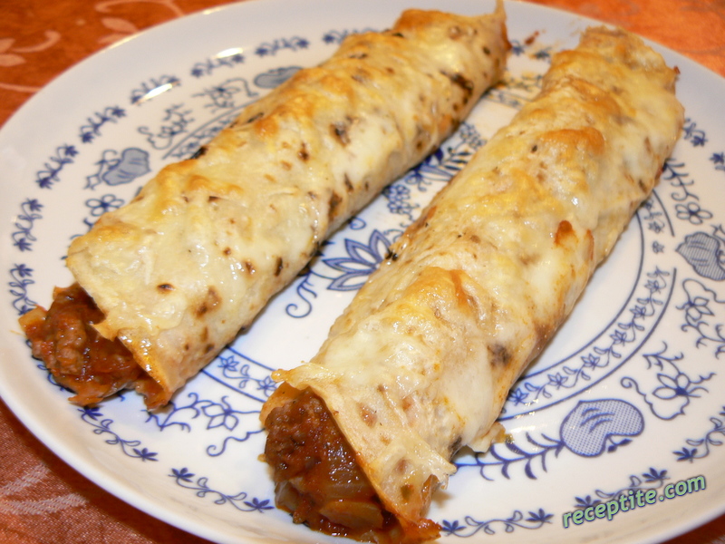 Снимки към Запечени палачинки с месна плънка