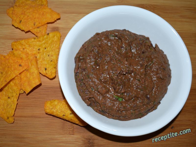 Снимки към Хумус с черен боб и чипотле