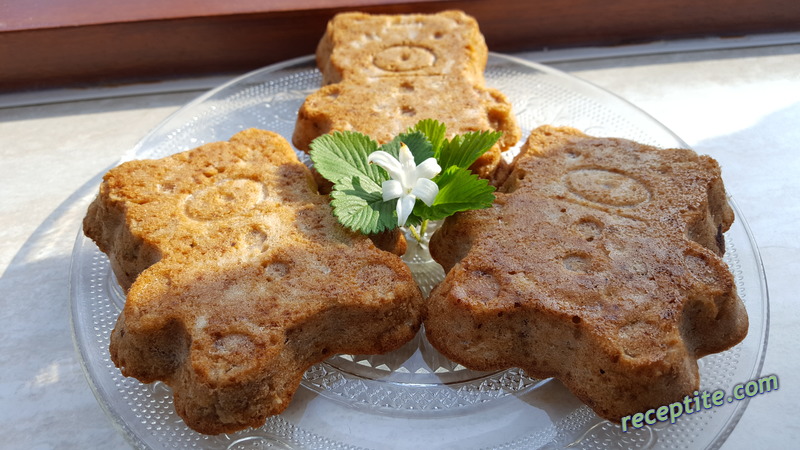 Снимки към Мъфини с ябълки и орехи