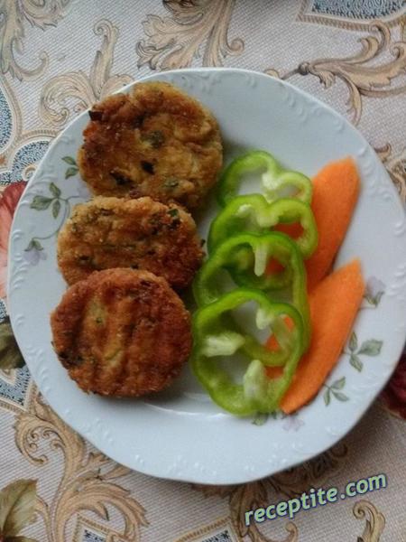 Снимки към Кюфтенца с яйца и лук