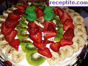 снимка 10 към рецепта Сметанова торта с плодове и лек крем