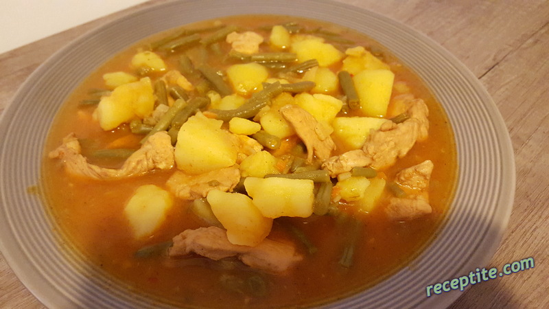 Снимки към Пиле с картофи, зелен фасул и грах