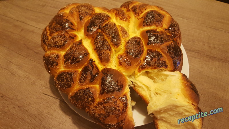 Снимки към Козунак на конци