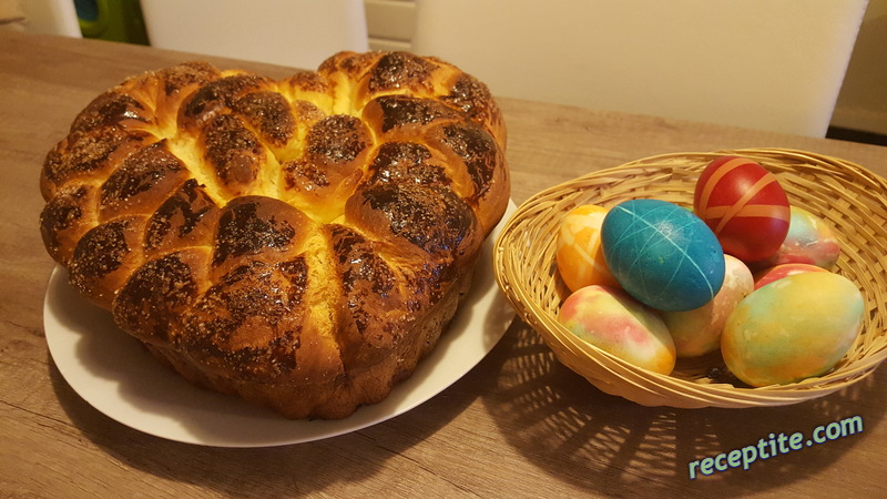 Снимки към Козунак на конци