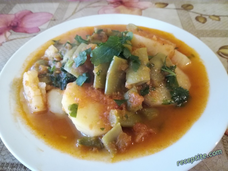 Снимки към Зелен фасул от консерва с картофи
