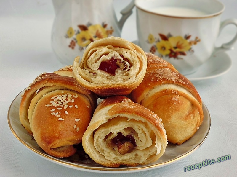Снимки към Универсални кифлички