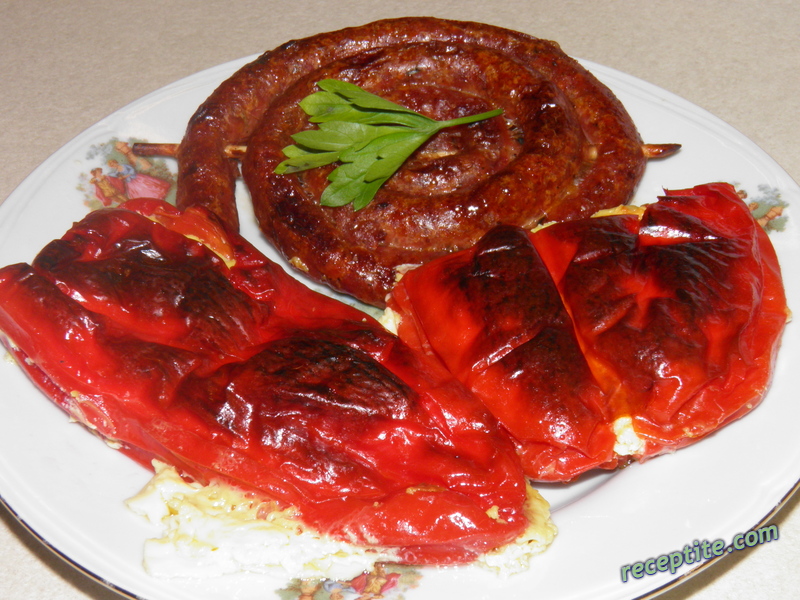 Снимки към Пълнени чушки с яйце и сирене