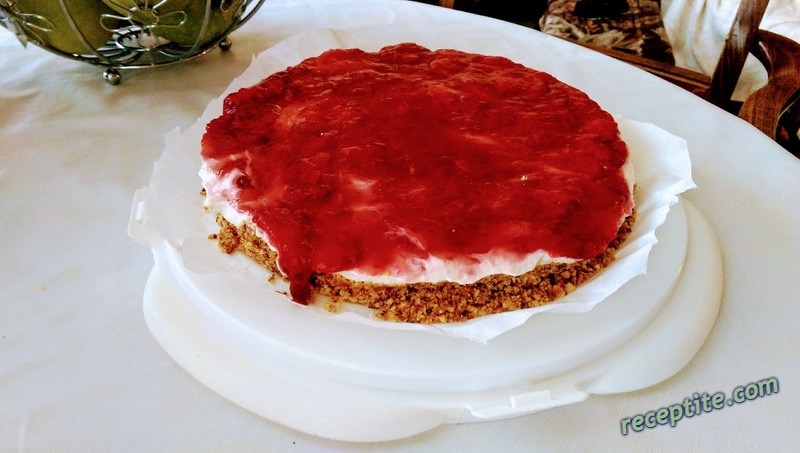 Снимки към Диетичен ягодов чийзкейк без масло и захар