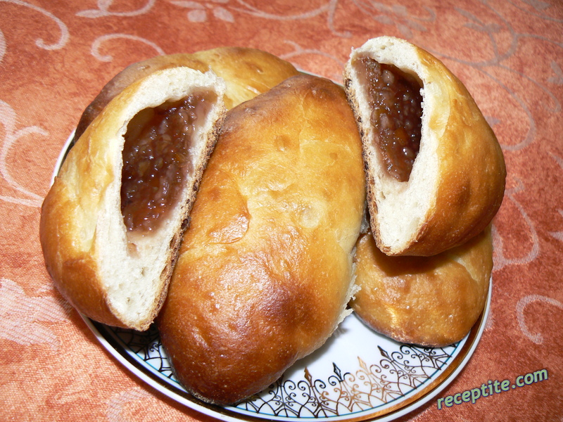 Снимки към Пирожки с конфитюр