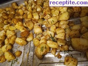 снимка 1 към рецепта Пресни картофи соте на фурна