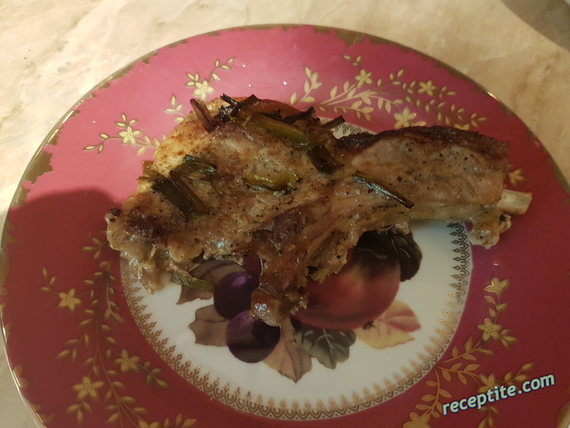 Снимки към Свински пържоли с прясно мляко