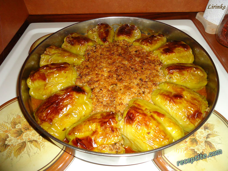 Снимки към Пълнени чушки с кайма и ориз