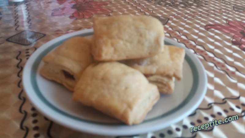 Снимки към Банички от бутертесто