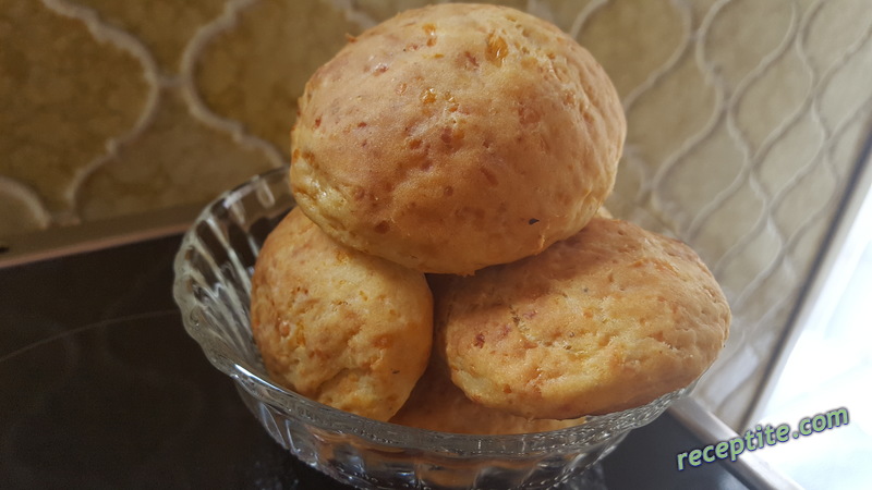 Снимки към Кашкавалки със салам