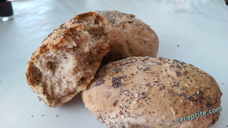Снимки към Пълнозърнест хляб със семена
