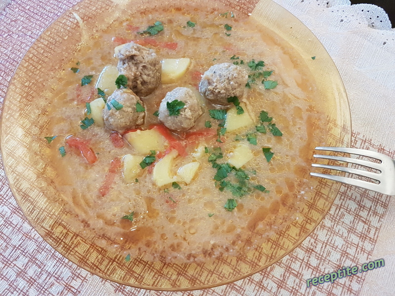 Снимки към Яхния с кюфтета на фурна