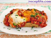 снимка 1 към рецепта Пържени яйца в доматен сос