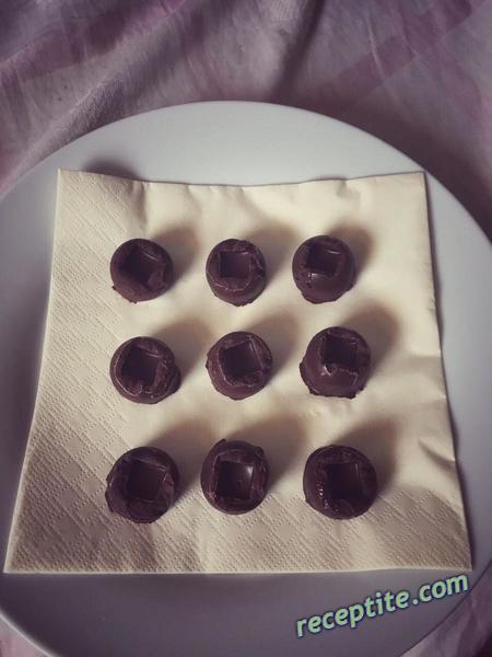 Снимки към Домашни шоколадови бонбони