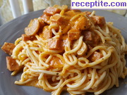 снимка 7 към рецепта Спагети с доматен сос и салам