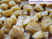снимка 5 към рецепта Картофи на фурна с чесън и подправки