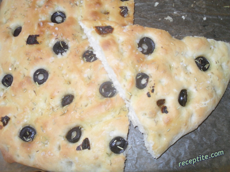 Снимки към Фокача с черни маслини
