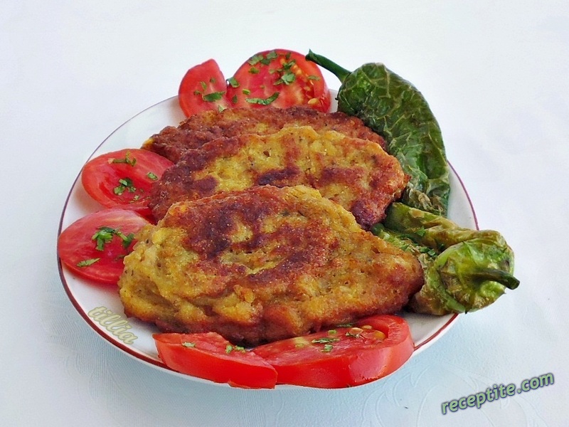 Снимки към Икономични шницели с картофи