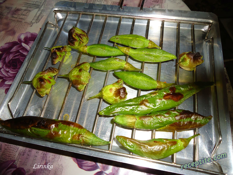 Снимки към Печени люти чушки