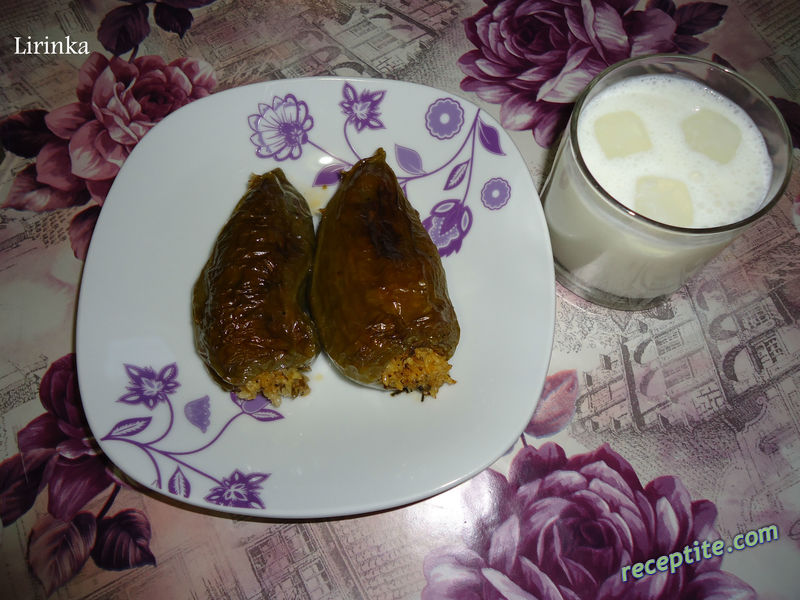 Снимки към Постни пълнени чушки с ориз и лук