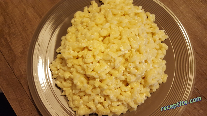 Снимки към Макарони със сирене и захар *Закуска*