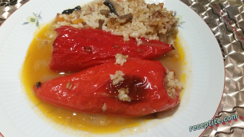 Снимки към Пълнени чушки на фурна