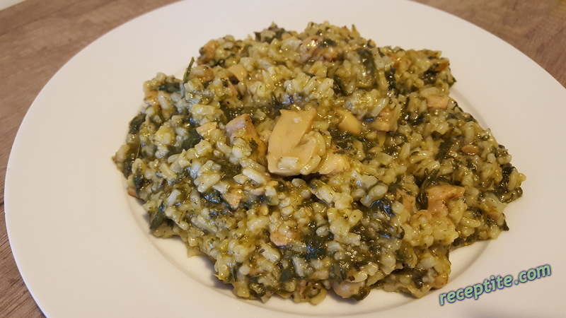 Снимки към Ориз с пилешко месо, спанак и гъби