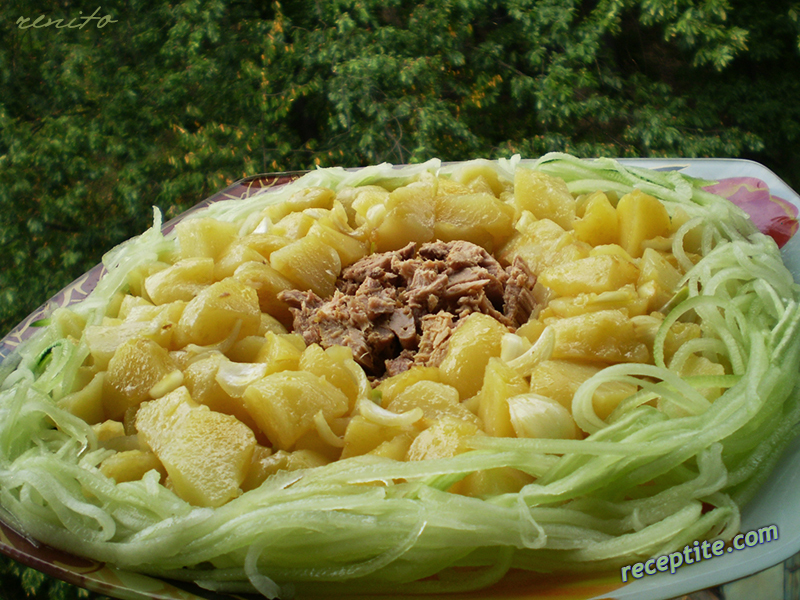 Снимки към Салата от скумрия с картофи