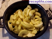 снимка 1 към рецепта Сладкиш с ябълки и ром