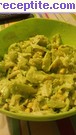 Зелена салата с яйца и сос