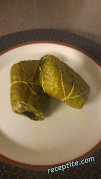 Снимки към Лозови сарми със сирене и копър