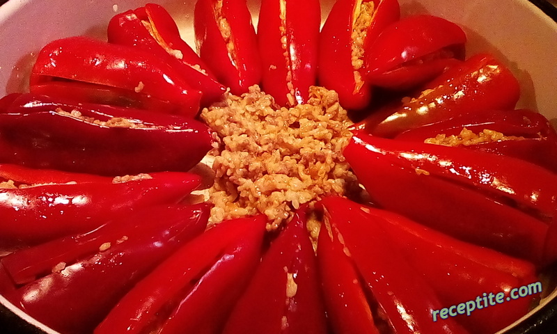 Снимки към Пълнени чушки с кайма и ориз