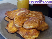 снимка 6 към рецепта Пържени филии с кисело мляко, яйце и брашно
